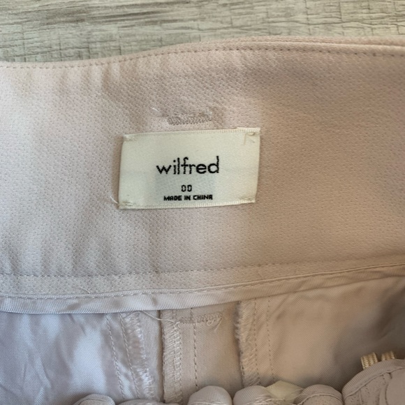 These are Wilfred shorts that can be styled casual or formal - Picture 2 of 3